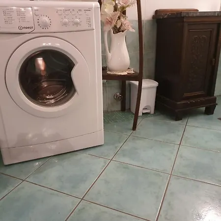 לינה וארוחת בוקר Liluna